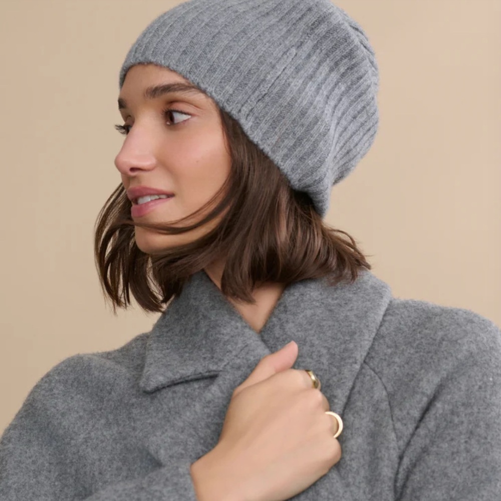 Jenni Kayne cashmere gray beanie hat